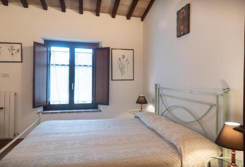 اتاق استاندارد چهار تخته, Agriturismo Sasso Rosso