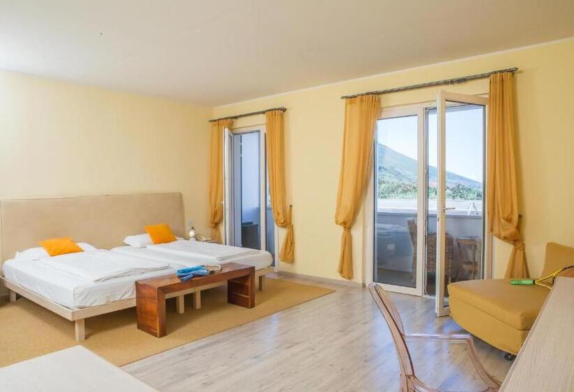 سوییت جونیور با بالکن, Club Hotel Olivi   Tennis Center