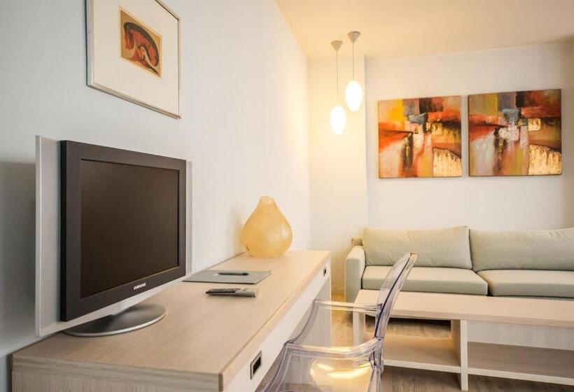 سوییت جونیور با بالکن, Club Hotel Olivi   Tennis Center