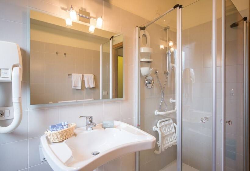 اتاق استاندارد سه نفره, Club Hotel Olivi   Tennis Center