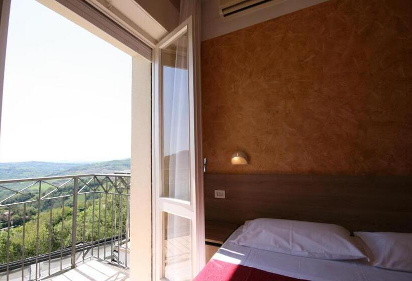 Номер Стандарт с Балконом, Albergo Centopini