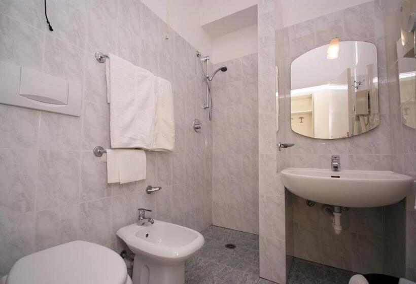 Triple Room Sea View, Dino