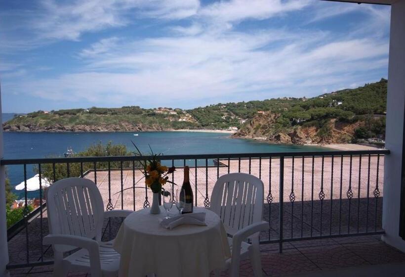 Triple Room Sea View, Dino