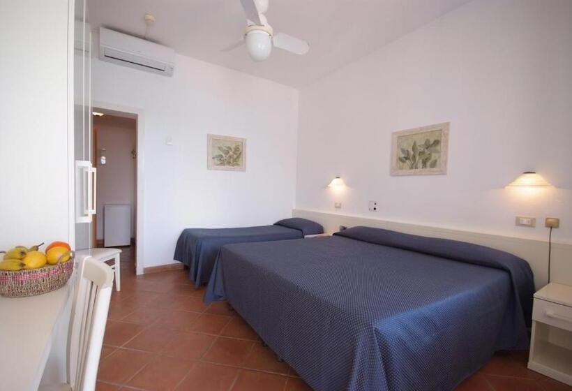 Triple Room Sea View, Dino
