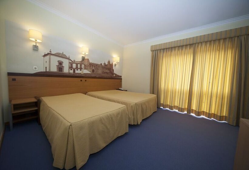 Quarto Familiar, Feira Pedra Bela