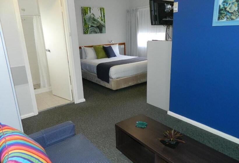 带特大床的豪华房间, Orana Windmill Motel