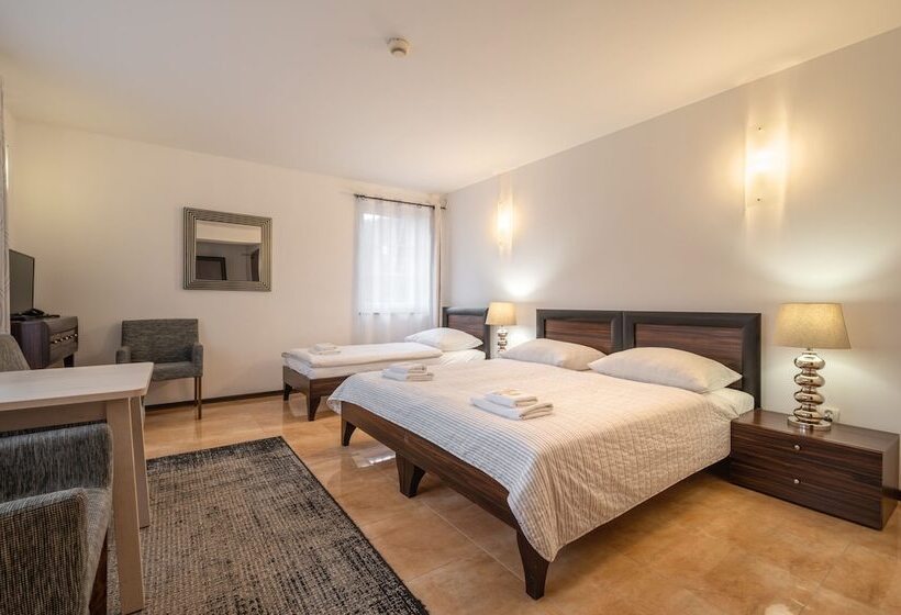 اتاق استاندارد سه نفره, Villa Tilia