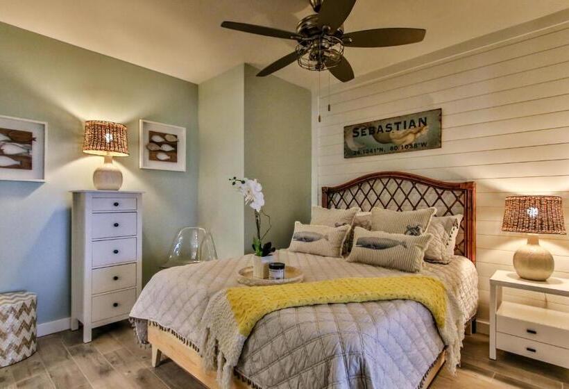 Апартаменты 2 Спальни, Island View Cottages Sebastian