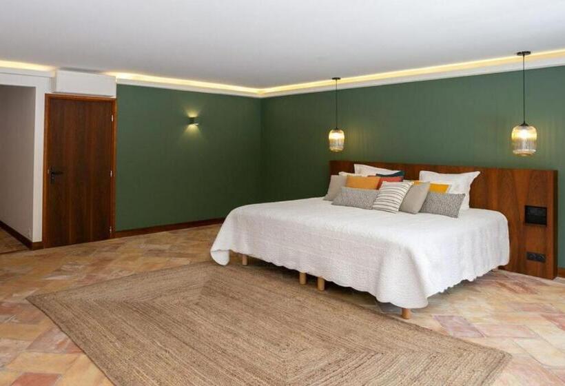 Deluxe Suite King Bed, Chez Bruno