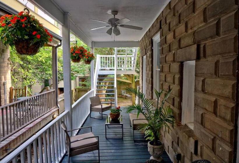 خانه 1 خوابه, Beautiful 6 Bed, 5 Bath Historic Savannah Home