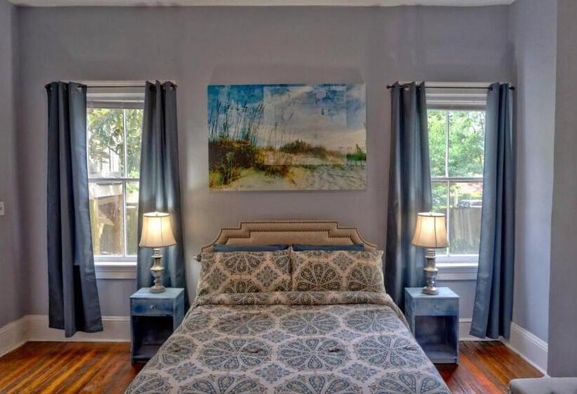 خانه 1 خوابه, Beautiful 6 Bed, 5 Bath Historic Savannah Home