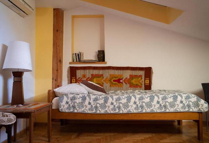 Номер Стандарт Трехместный, Kolory Guest House