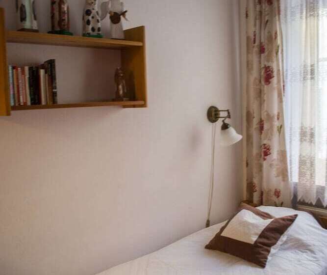 Номер Стандарт Трехместный, Kolory Guest House