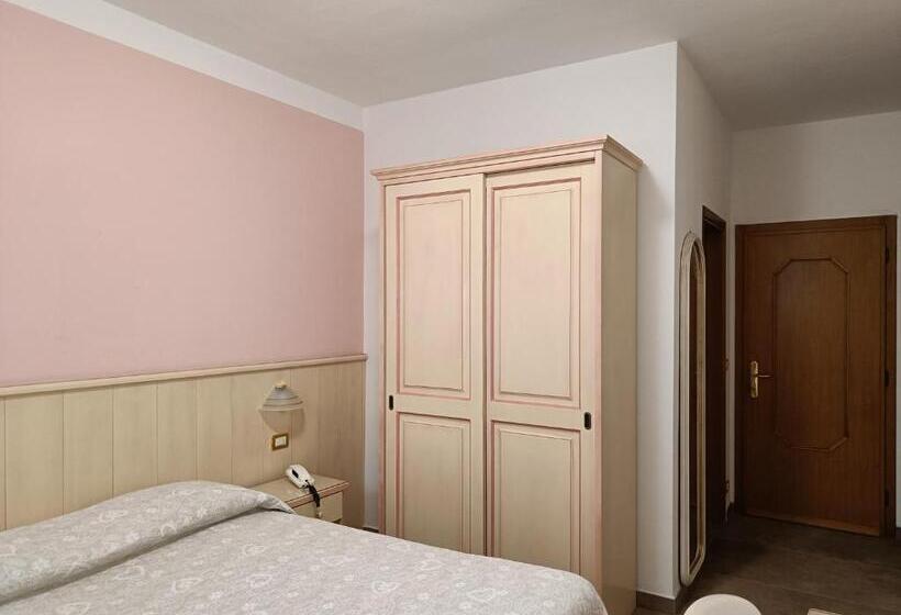 バルコニー付きスタンダードルーム, Albergo Ristorante Scanapà