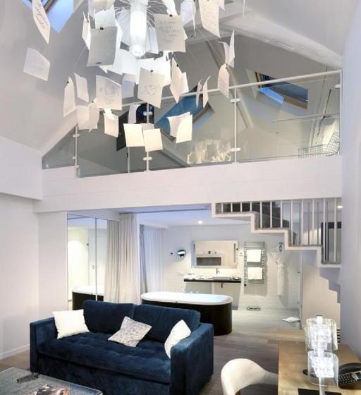 Люкс Дюплекс, Petit Hôtel Confidentiel