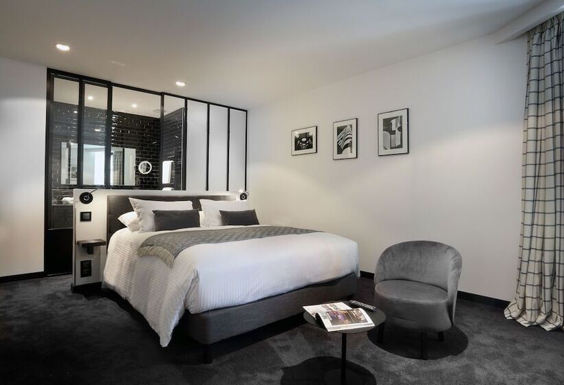 Номер Клуб, Petit Hôtel Confidentiel
