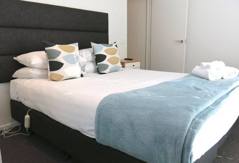 آپارتمان 3 خوابه, Merivale Manor
