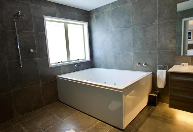 استودیوی لوکس, Regal Palms Resort