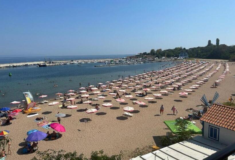 آپارتمان 1 خوابه با چشم‌انداز دریا, Villa Maria 2