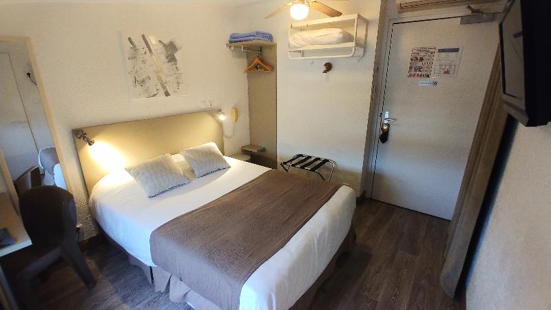 Номер Стандарт Индивидуальный, Cit Hotel Le Cheval Blanc Cognac Centre