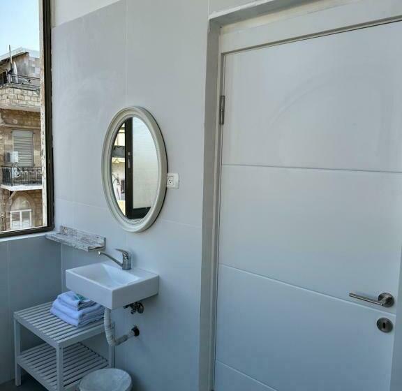 Habitación Superior con Balcón, Eden