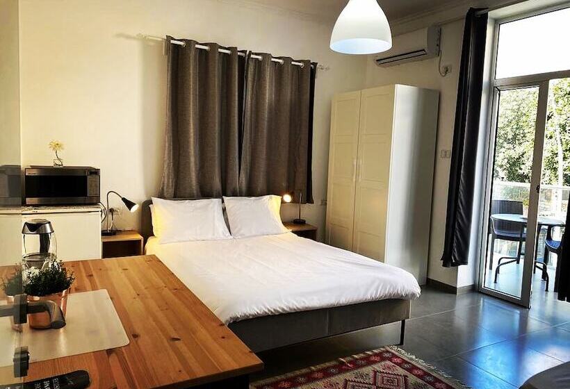Habitación Superior con Balcón, Eden
