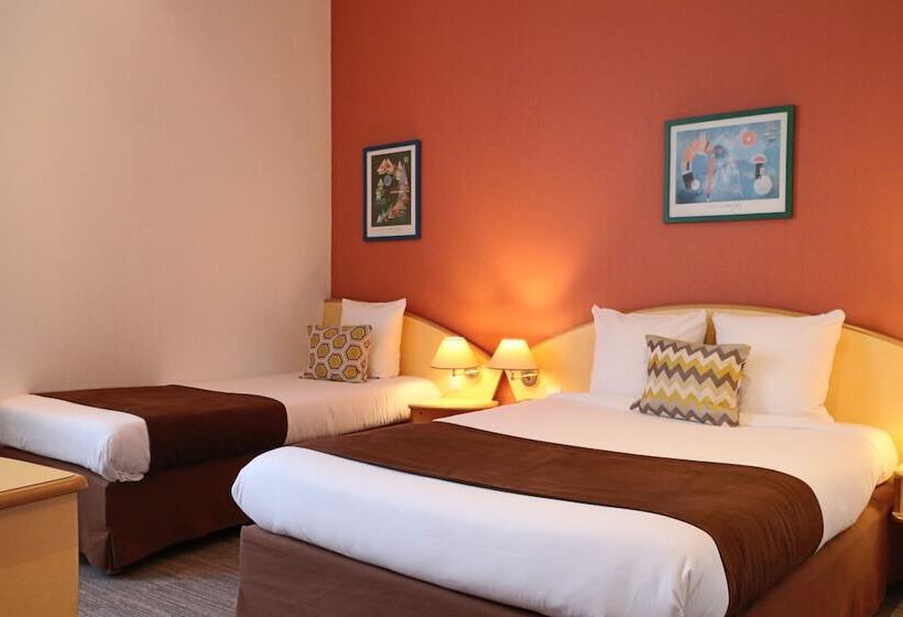 اتاق استاندارد سه نفره, Logis Hôtel Des Oliviers