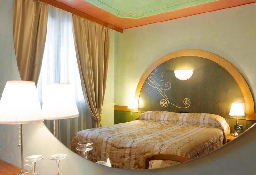 اتاق استاندارد, Aquila D Oro Desenzano