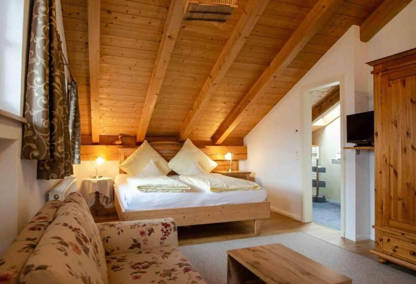 Полулюкс, Ferienhaus Fux