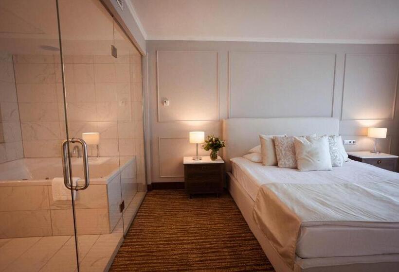 سوییت سوپریور, Thermal Hotel Visegrád
