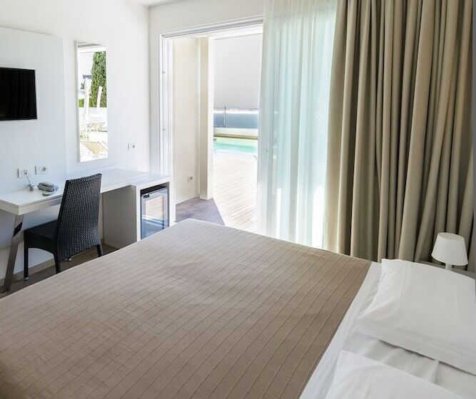 اتاق استاندارد سه نفره, Villa Katy