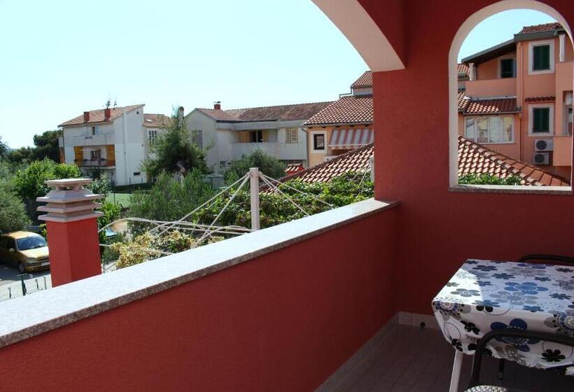 آپارتمان 1 خوابه با چشم‌انداز دریا, Villa Rosa