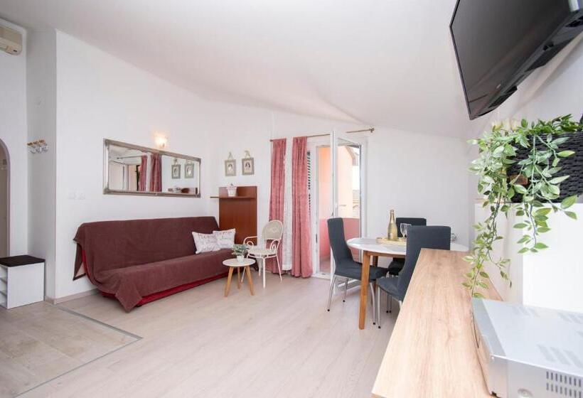 استودیوی استاندارد با چشم‌انداز دریا, Villa Rosa