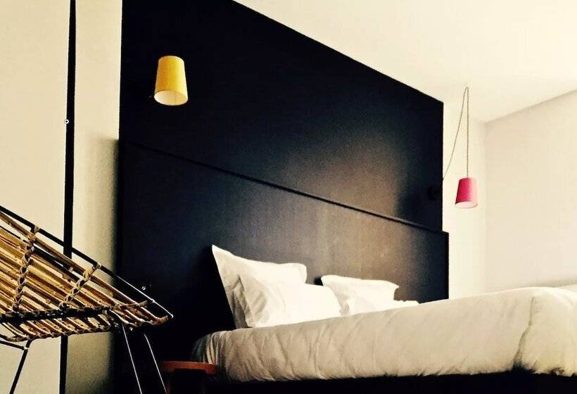 Номер Deluxe, Des Carmes