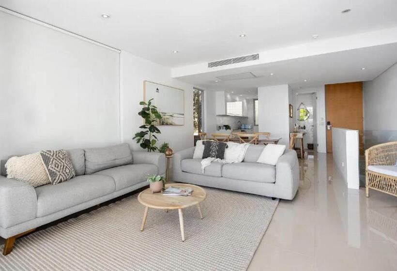 ２ベッドルームのテニメントハウス, The Rise  Noosa