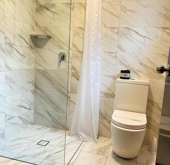 Номер Deluxe, Red Cedar Motel