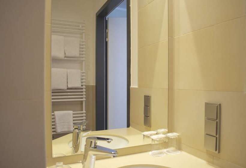 اتاق خانوادگی, Augusten Hotel München