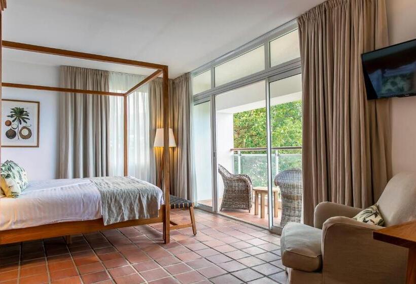 اتاق استاندارد با بالکن و چشم‌انداز دریا, Langley Resort Fort Royal