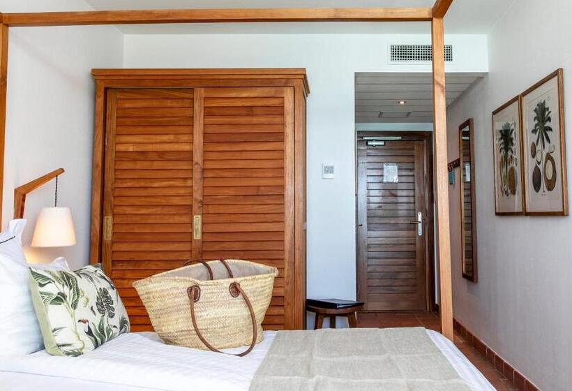بانگلوی استاندارد, Langley Resort Fort Royal