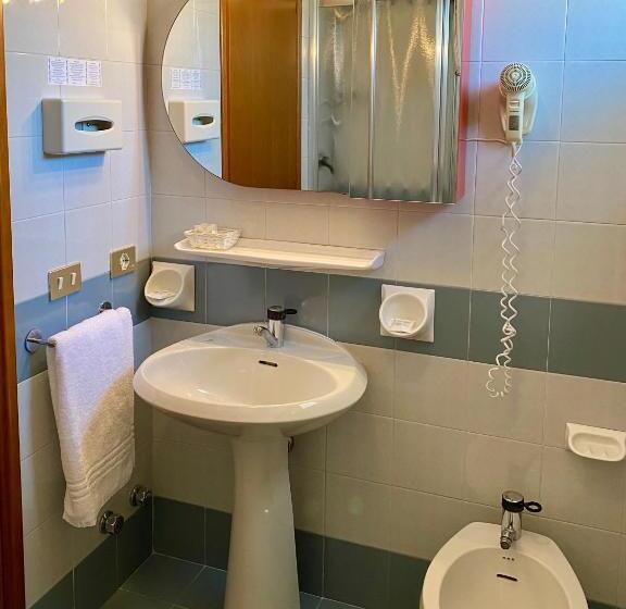 Quarto Triplo Estandar, Marolda