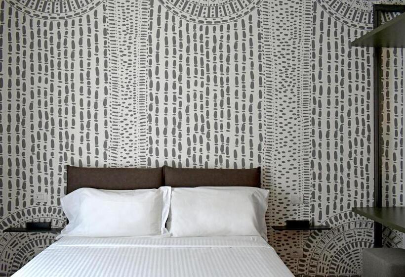 Quarto Estandar Individual, Marolda