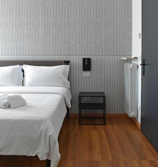 Quarto Estandar Individual, Marolda