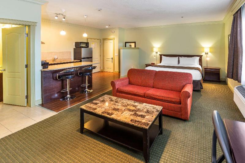 스위트 킹사이즈 침대, Quality Inn & Suites