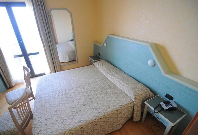Студия Стандарт, Residence Mondial