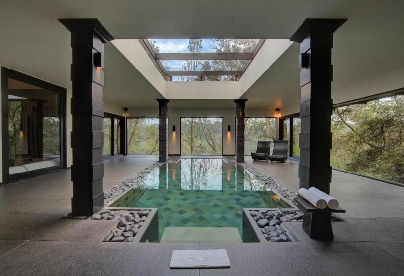 Вилла Deluxe 1 Спальня, Taj Madikeri Resort & Spa Coorg