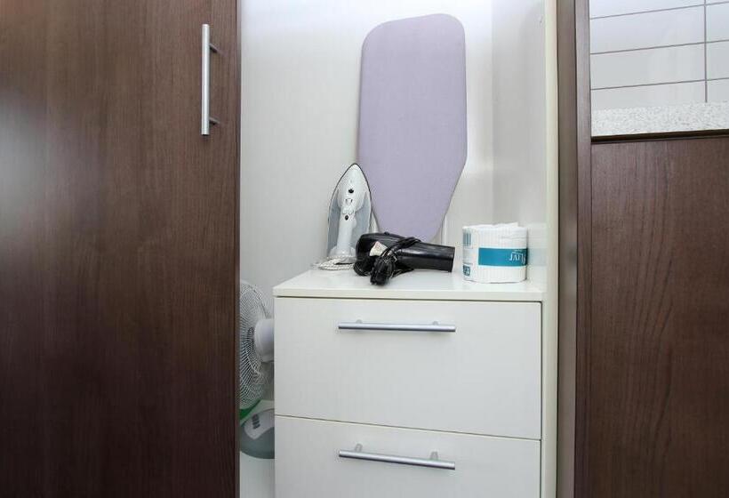 이그제큐티브 스튜디오, Amethyst Court Motor Lodge