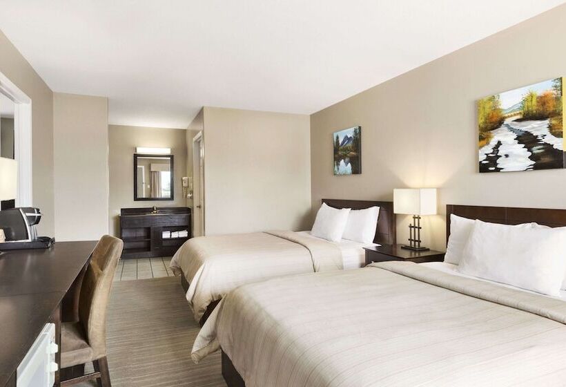 إستوديو قياسى, Days Inn By Wyndham Golden