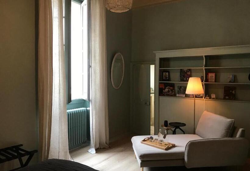 اتاق استاندارد با چشم‌انداز شهر, La Chapelle Sur La Sorgue