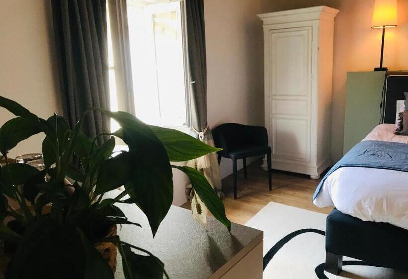 اتاق لوکس با چشم‌انداز شهر, La Chapelle Sur La Sorgue