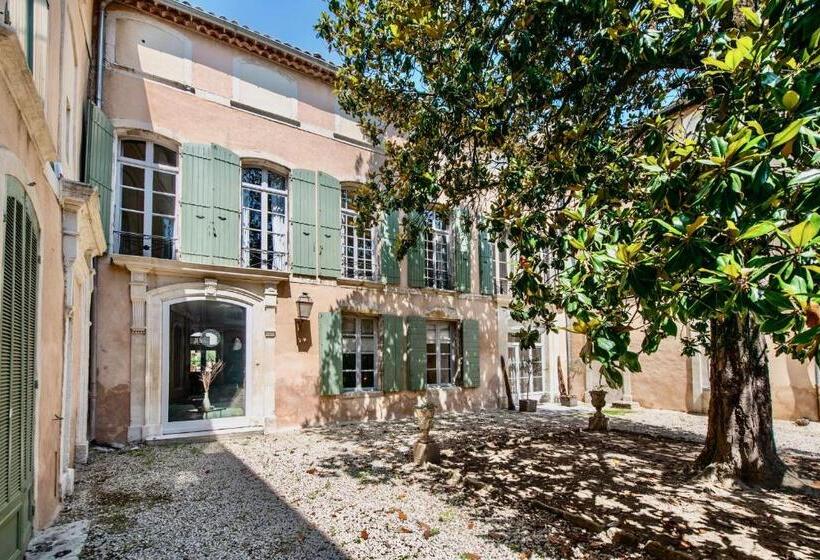 سوییت با چشم‌انداز باغ, La Chapelle Sur La Sorgue